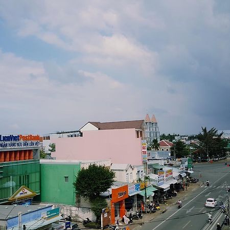 Huynh Nhu Hotel Cà Mau Exteriör bild