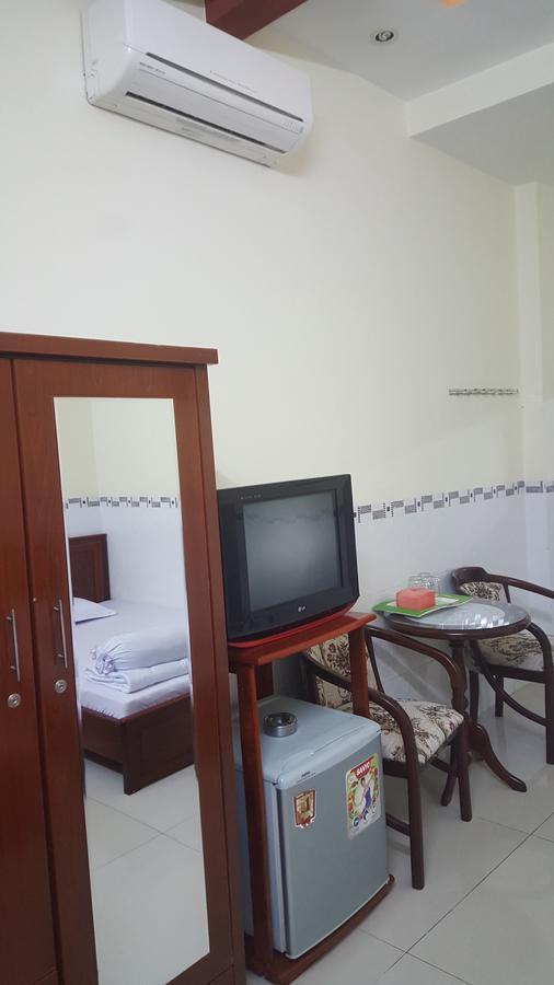 Huynh Nhu Hotel Cà Mau Exteriör bild